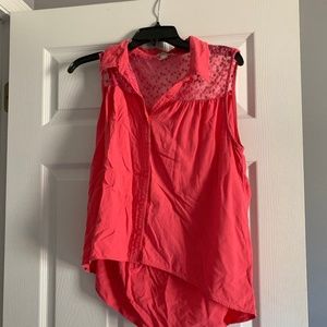 Sleeveless pink top